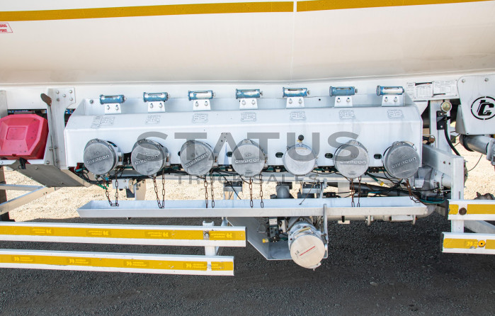 2014 Tank Clinic 49 000Lt Tri-Axle Bridging Fuel Tanker Trailer 2014 Tank Clinic 49 000Lt Tri-Axle Bridging Fuel Tanker Trailer