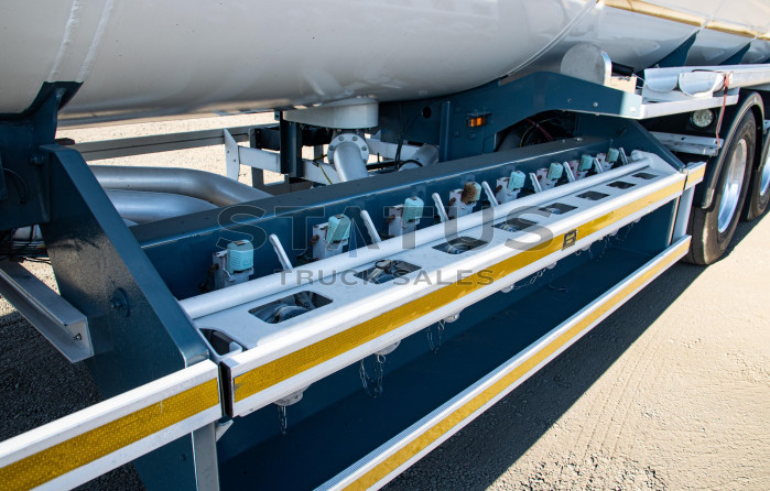 2010 GRW 50 000Lt Tri-Axle Bridging Fuel Tanker Trailer 2010 GRW 50 000Lt Tri-Axle Bridging Fuel Tanker Trailer