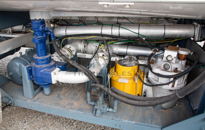  2012 GRW 50 000Lt Tri-Axle Metered Fuel Tanker Trailer 