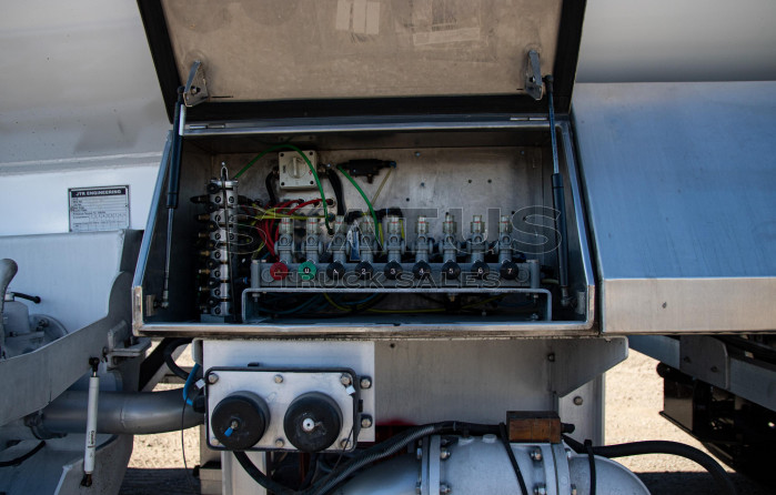 2014 Tank Clinic 49 000Lt Tri-Axle Metered Fuel Tanker Trailer