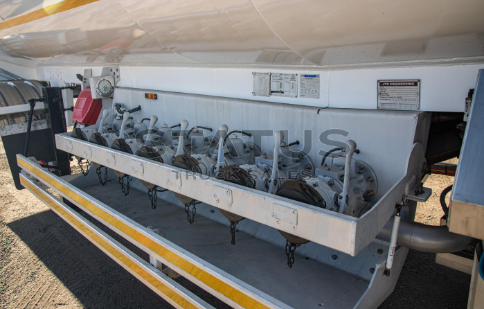2014 Tank Clinic 49 000Lt Tri-Axle Metered Fuel Tanker Trailer